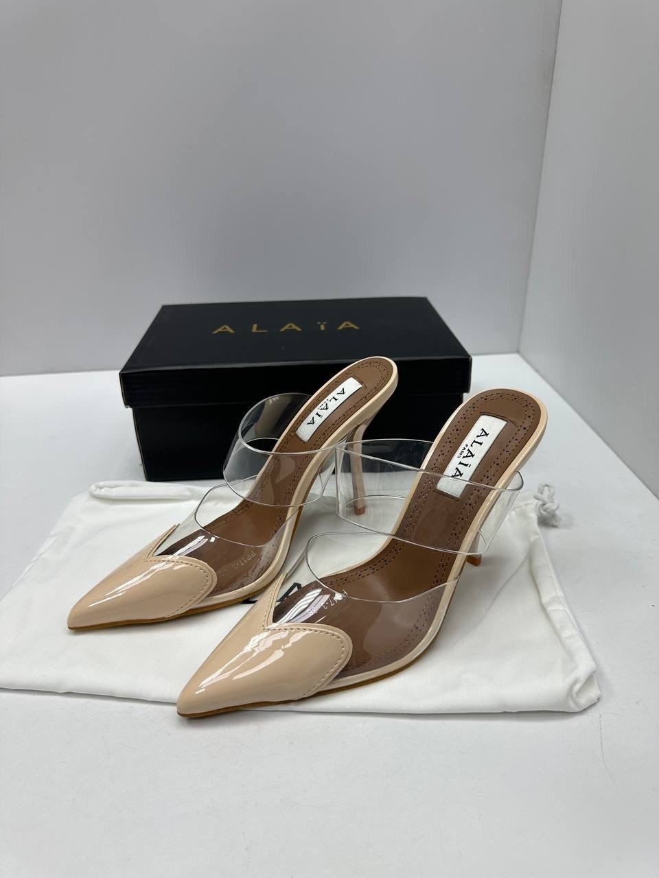 ,босоножки alaia,босоножки прозрачные,туфли модные,мюли на каблуке