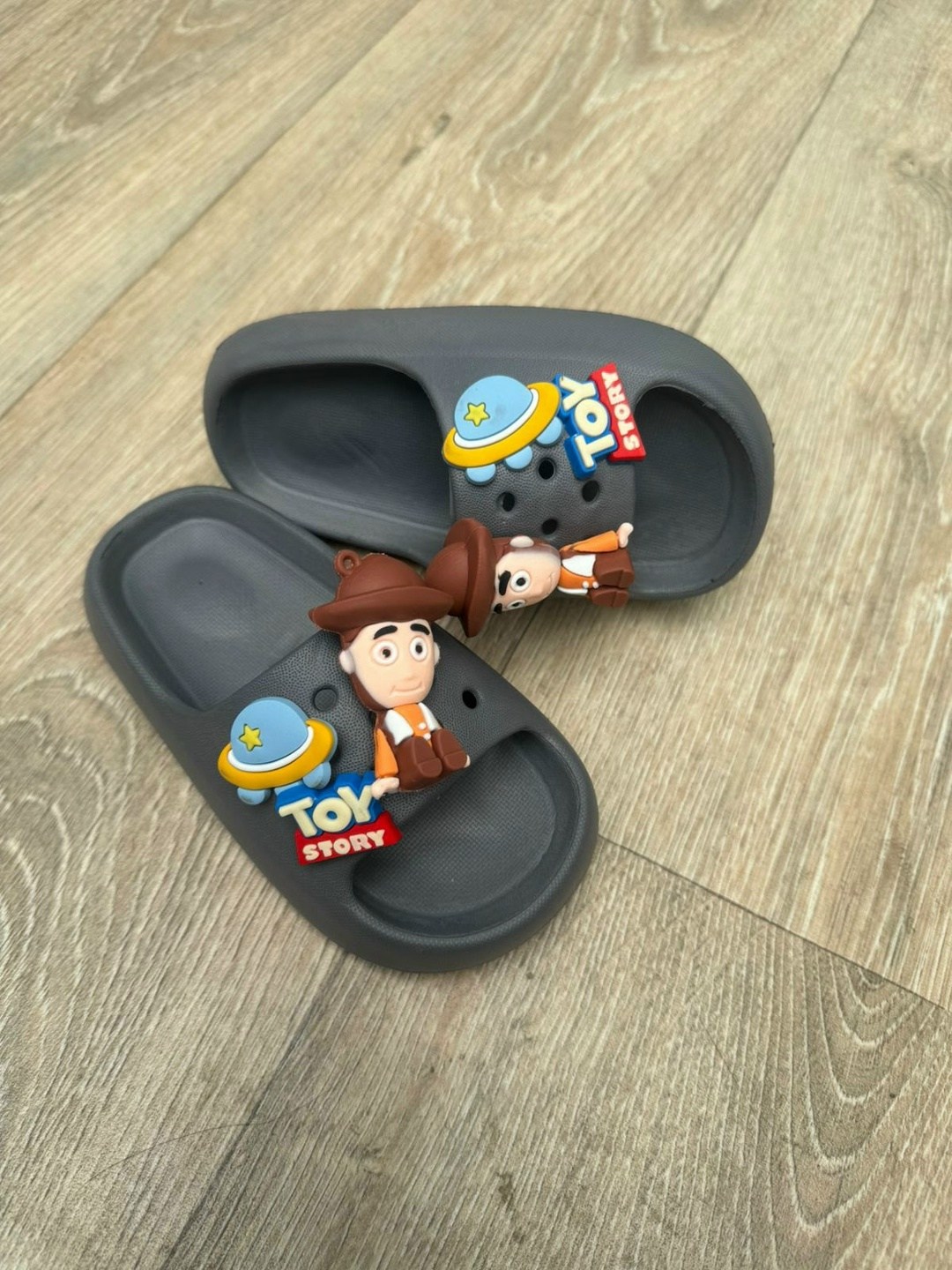 детские шлепанцы,,сандалии детские,детские тапочки, детская