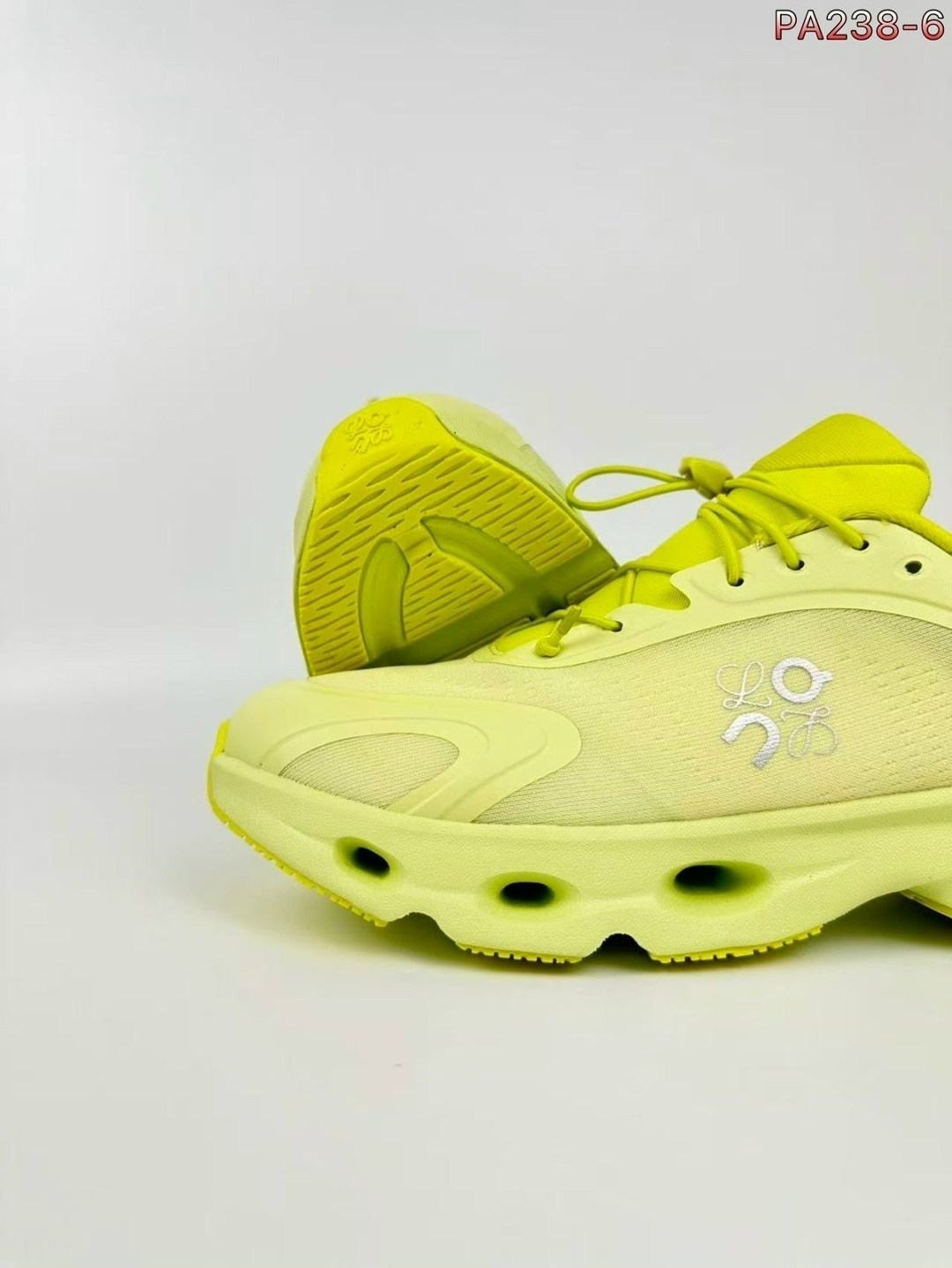 кроссовки,кроссовки loewe,женские кроссовки,спортивная ,кроссовки яркие