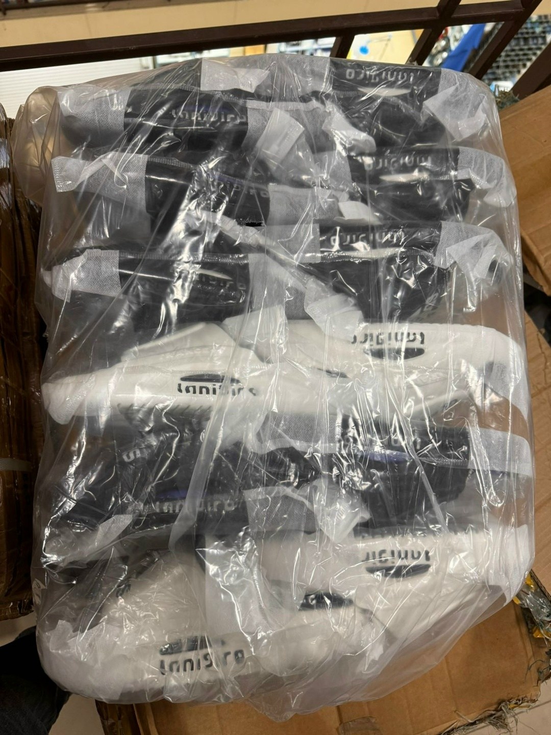 массажные тапки адидас,,шлепанцы adidas,adidas сланцы,тапки адидас черные