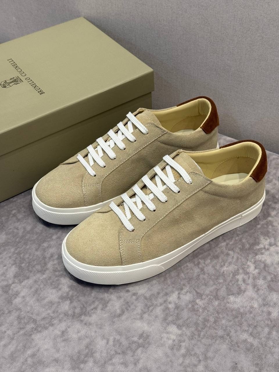 ,замшевые кеды brunello cucinelli,замшевые кроссовки,кеды замшевые,замшевые кеды мужские бежевые