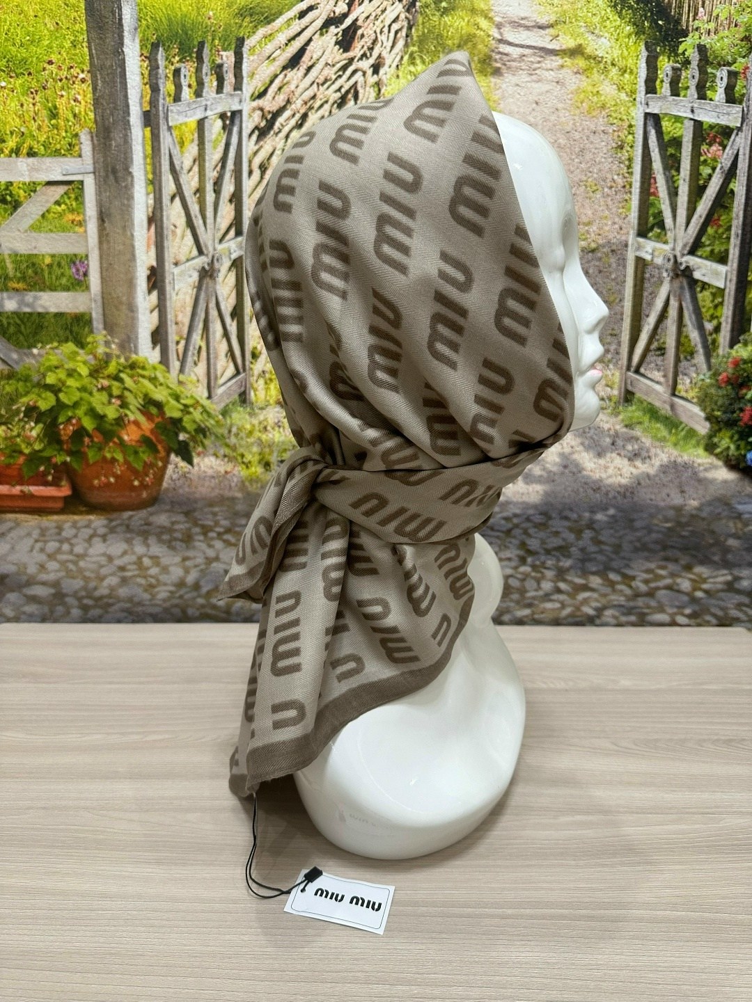 платок fendi,женские платки,платок косынка теплая,платки и шарфы,шелковые платки