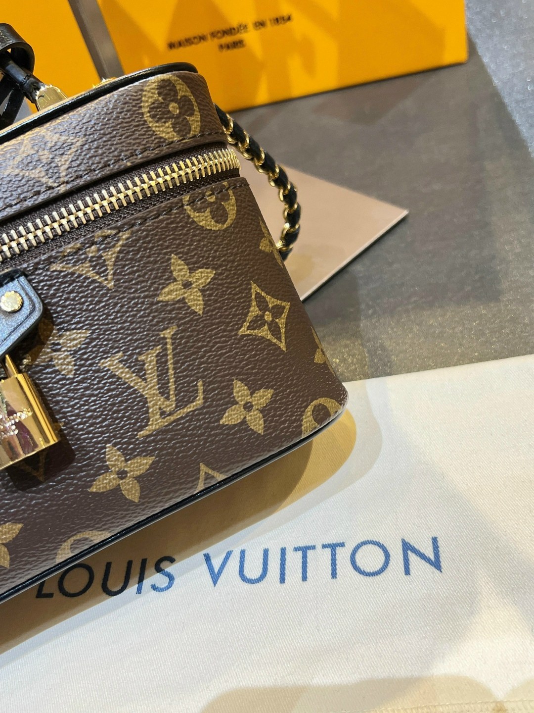 сумка бочонок луи виттон,louis vuitton сумка на плечо,сумка луи виттон через плечо,сумка луи виттон vanity,сумка луи виттон