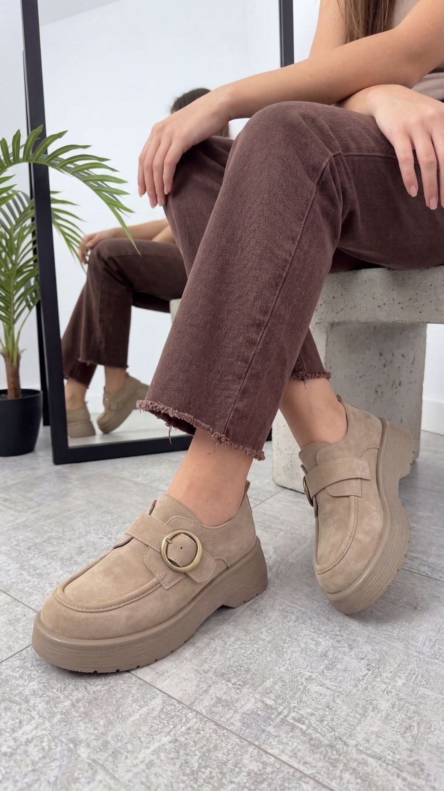 ,бежевые лоферы,лоферы женские,модные женские лоферы,женские лоферы из натуральной замши