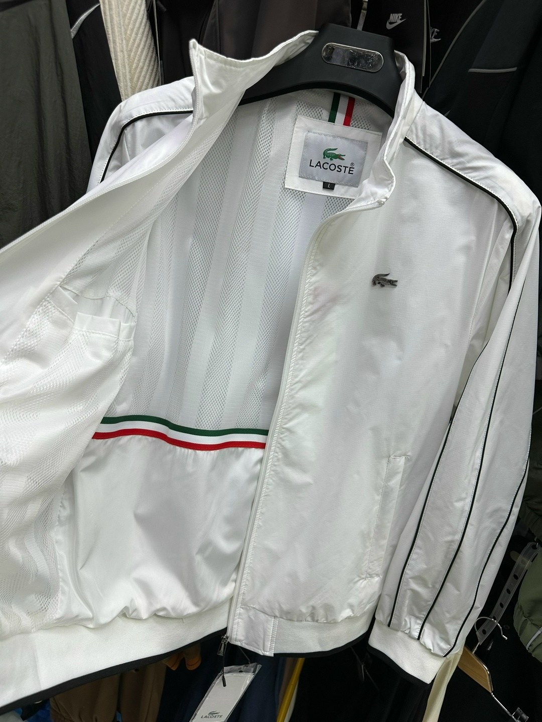 lacoste sport ветровка белая,novak djokovic lacoste jacket,lacoste white jacket,lacoste white,lacoste windbreaker white
