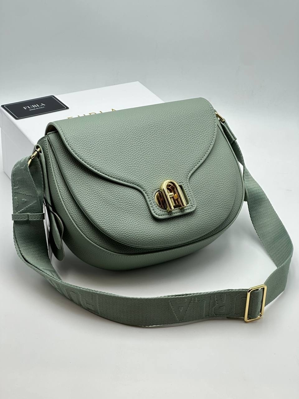 женская сумка,сумка,сумка через плечо coccinelle,сумка coccinelle,coccinelle сумка на плечо