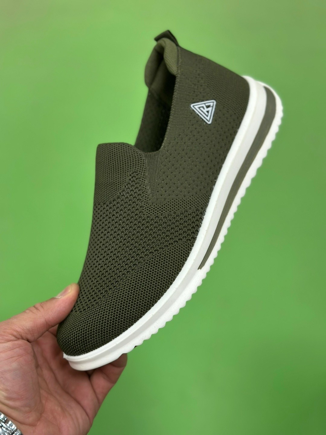 ,кроссовка мужской,кроссовки женскиe,мужские кроссовки,спортивная