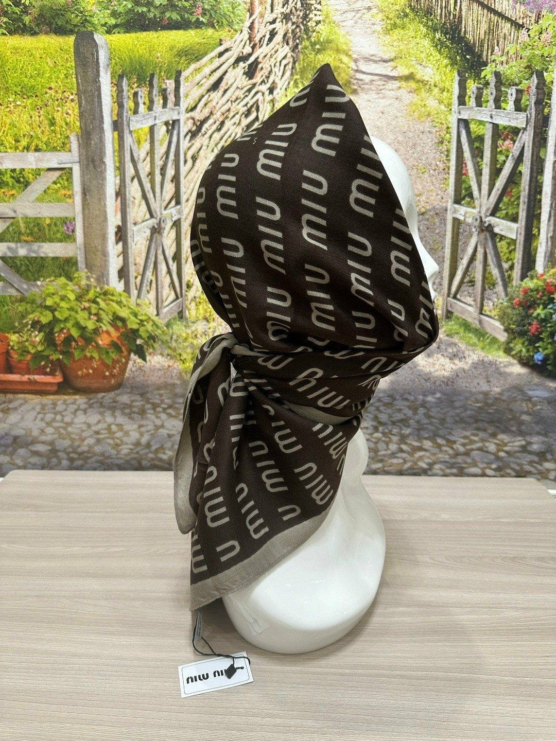 платок fendi,женские платки,платок косынка теплая,платки и шарфы,шелковые платки