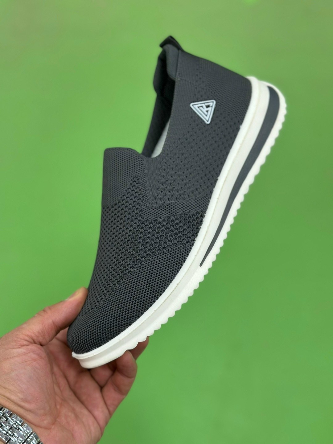 ,кроссовка мужской,кроссовки женскиe,мужские кроссовки,спортивная