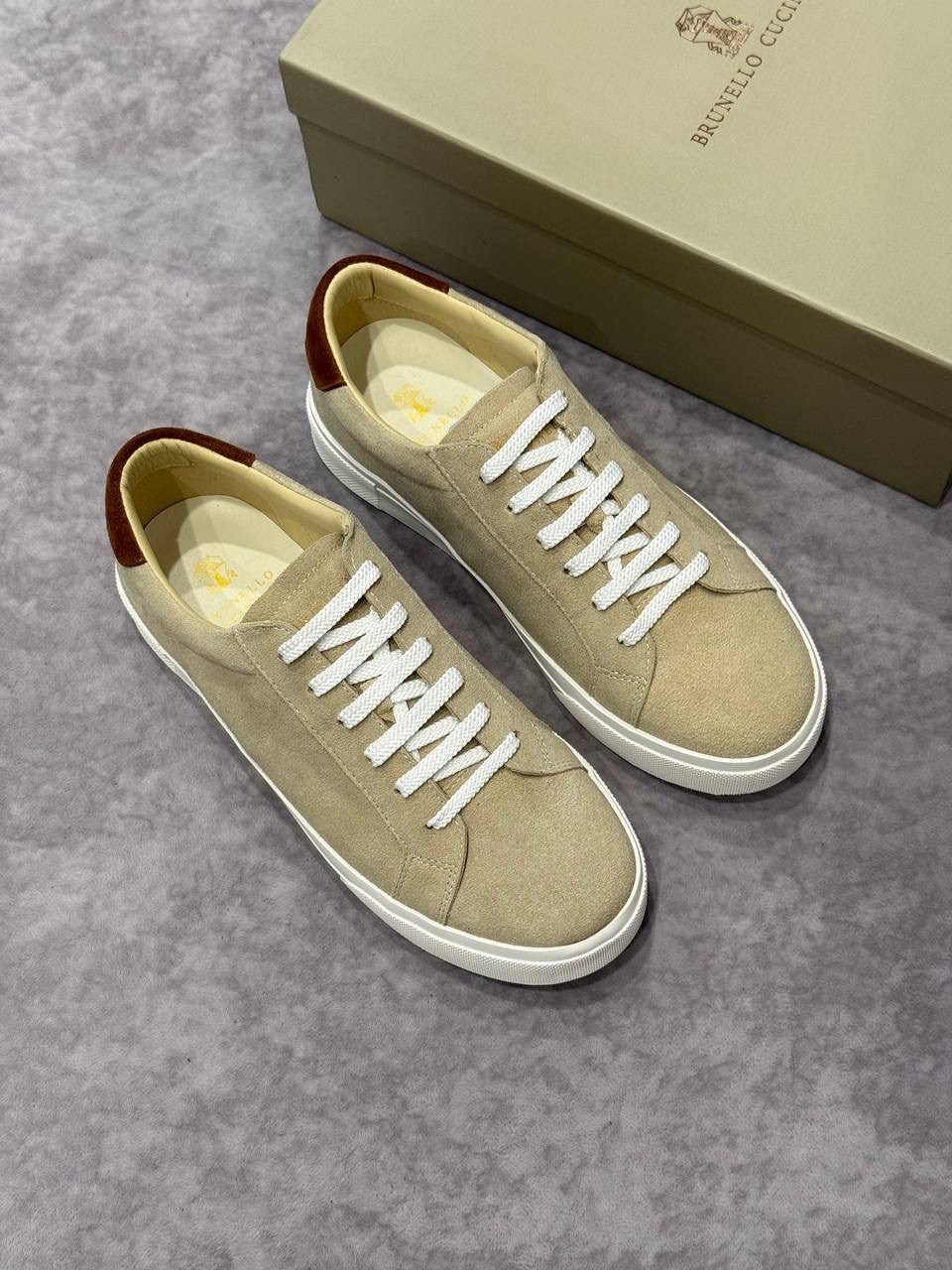 ,замшевые кеды brunello cucinelli,замшевые кроссовки,кеды замшевые,замшевые кеды мужские бежевые