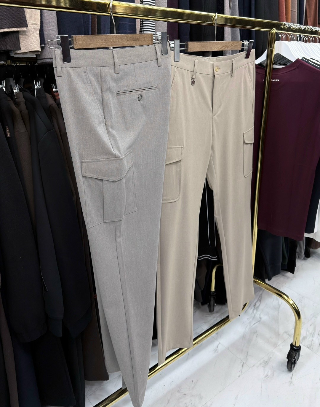 брюках карго,брюки с карманами,бежевые брюки,брендовые брюки,мужские брюки карго