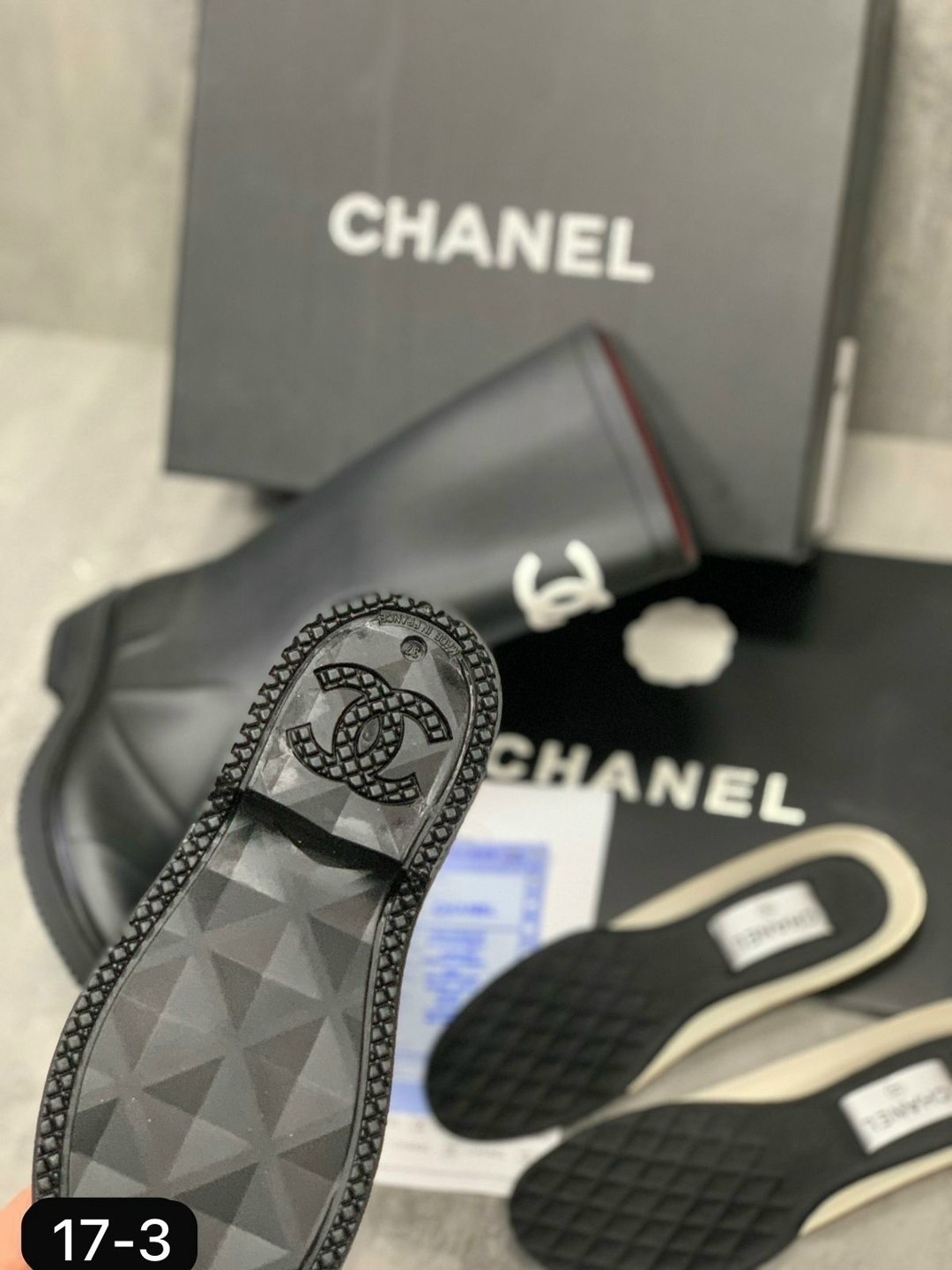 резиновые сапоги chanel,сапоги chanel,теплые сапоги женские chanel,резиновые непромокаемые ботинки chanel,чёрные резиновые сапоги chanel