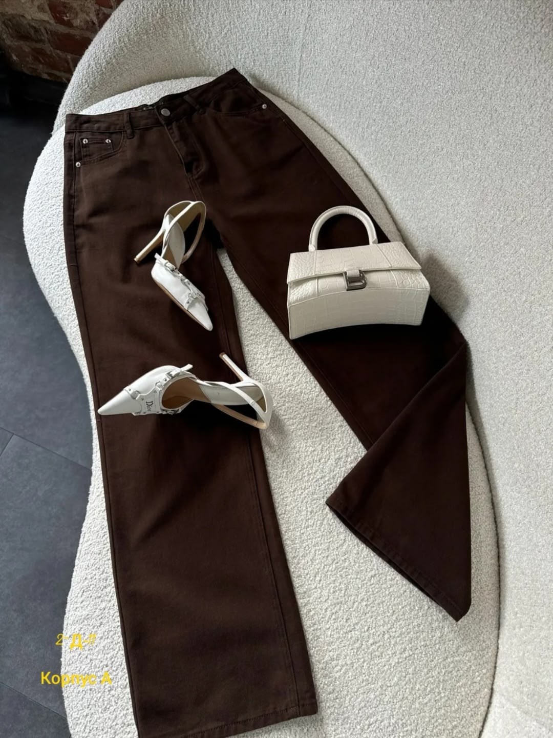 стильные джинсы,коричневые джинсы женские,коричневые джинсы трубы женские,коричневые джинсы,широкие джинсы