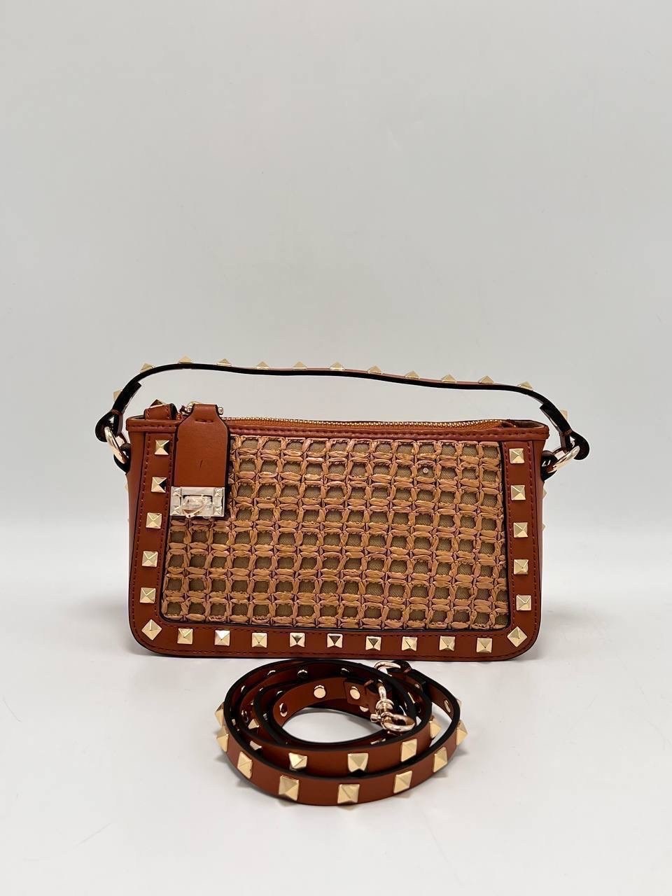 женская сумка,сумки valentino,черная маленькая сумка rockstud valentino garavani,сумка,сумка valentino garavani