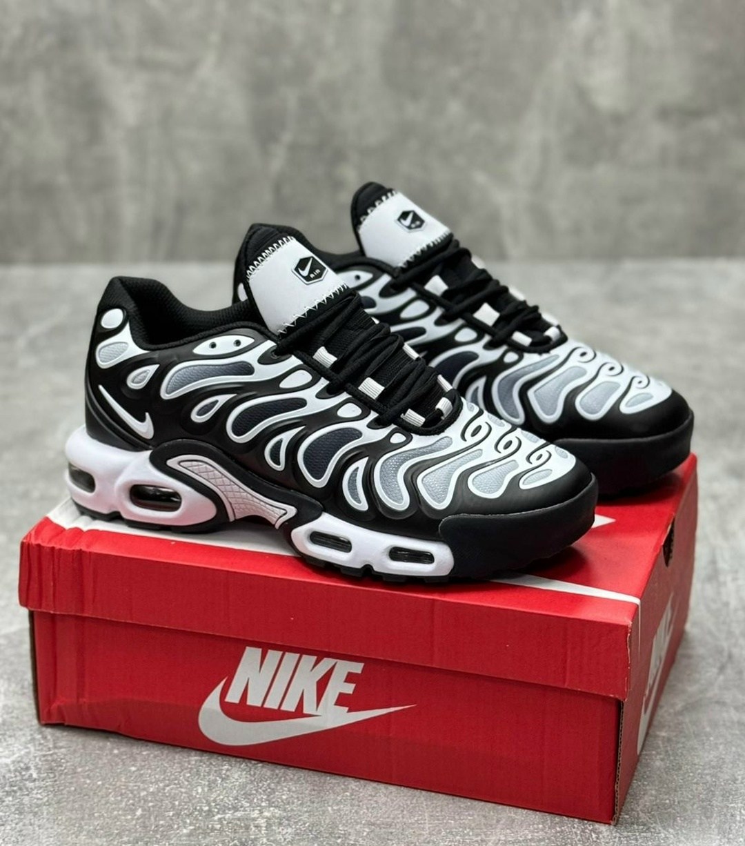 кроссовки nike air max plus tn,кроссовки nike air max plus,nike air max tn plus,кроссовки мужские nike air max tn plus,кроссовки