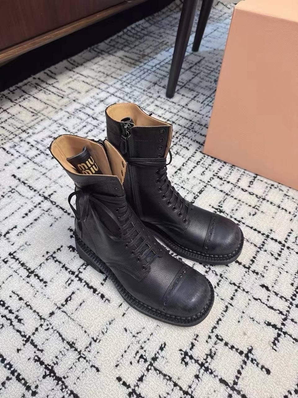 ,байкерские ботинки из натуральной кожи,байкерские ботинки из натуральной кожи женские 2026,модные ботинки,ботинки женские