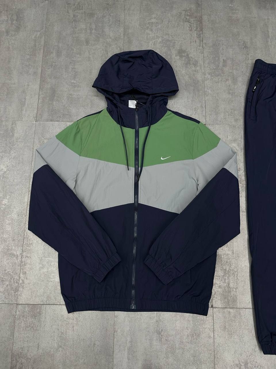 куртка nike мужская,куртка nike зимняя,ветровка nike,куртка черно белая мужская nike windrunner,мужская куртка nike sportswear windrunner