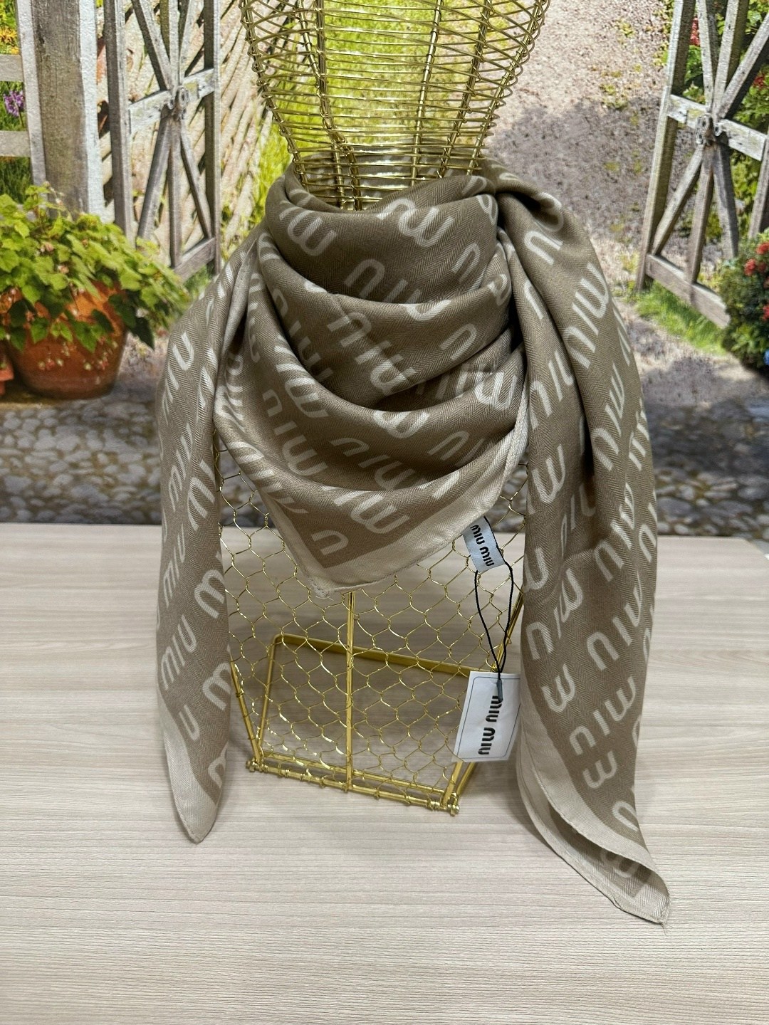 платок fendi,женские платки,платок косынка теплая,платки и шарфы,шелковые платки