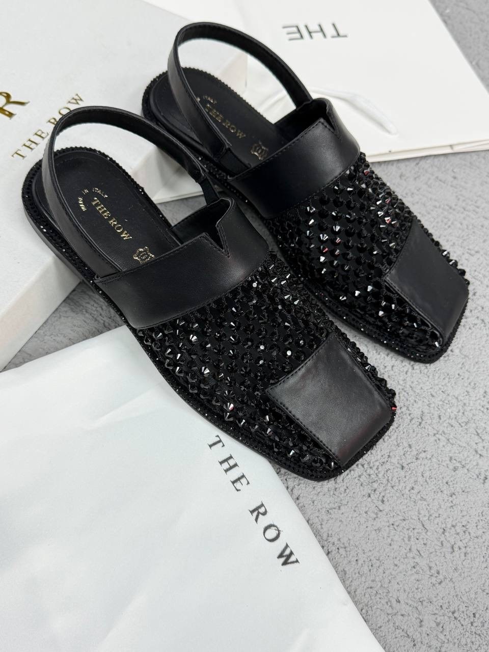 ,женские шлепанцы,модные шлепки,модные шлепанцы,женские босоножки