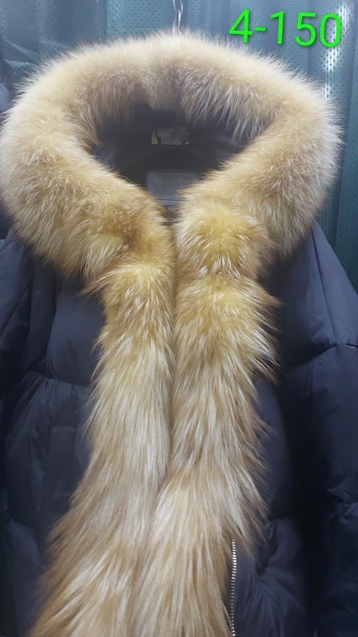 куртка зимняя с натуральным мехом,куртка женская фиолетовая,пуховик с натуральным мехом,стильная куртка с мехом чернобурки фиолетовая,пуховик с мехом