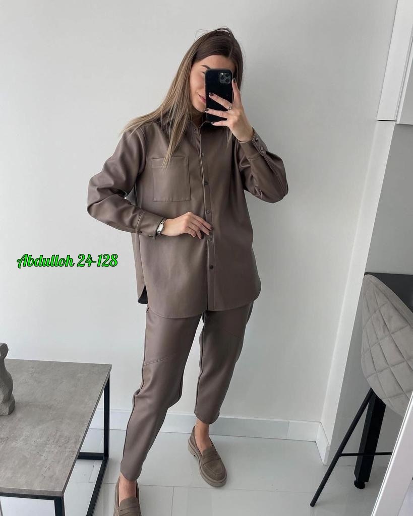 костюм женский,костюм из экокожи женский,костюм свободного кроя,брючный костюм,костюм из экокожи