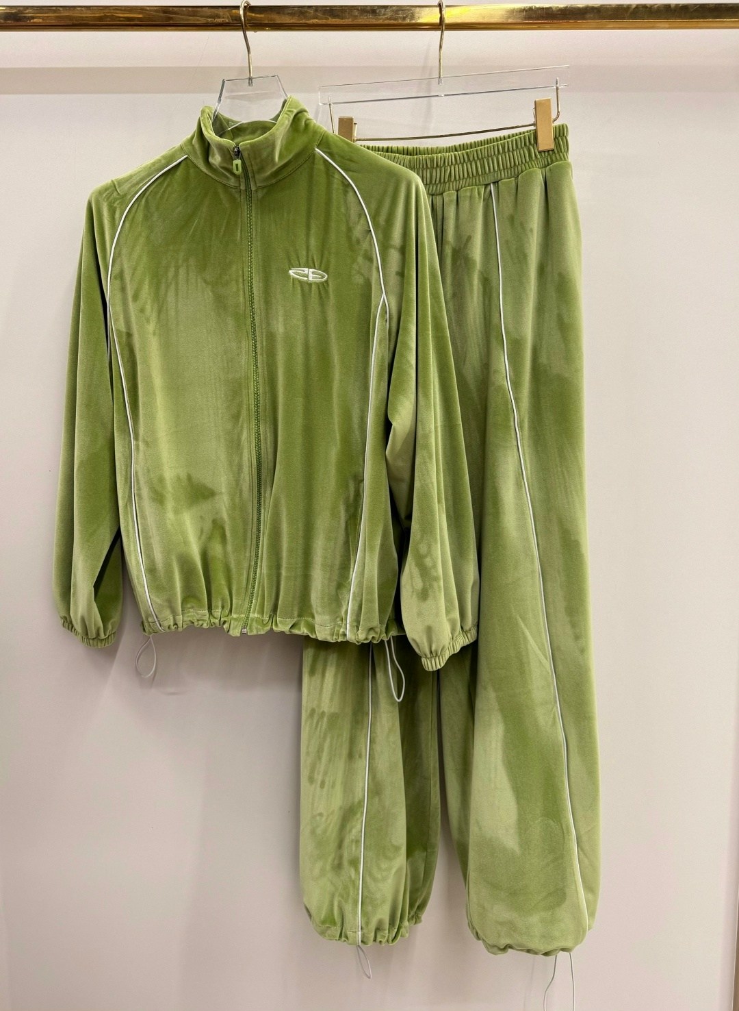 велюровый костюм женский,велюровый костюм,спортивный костюм велюровый,брючный костюм,спортивный костюм