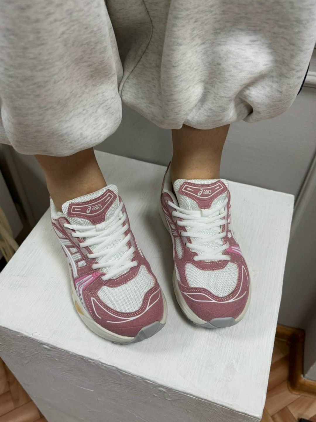 кроссовки женские asics,кроссовки asics gel nyc,кроссовки asics gel kahana 8,женские кроссовки,кроссовки asics gel