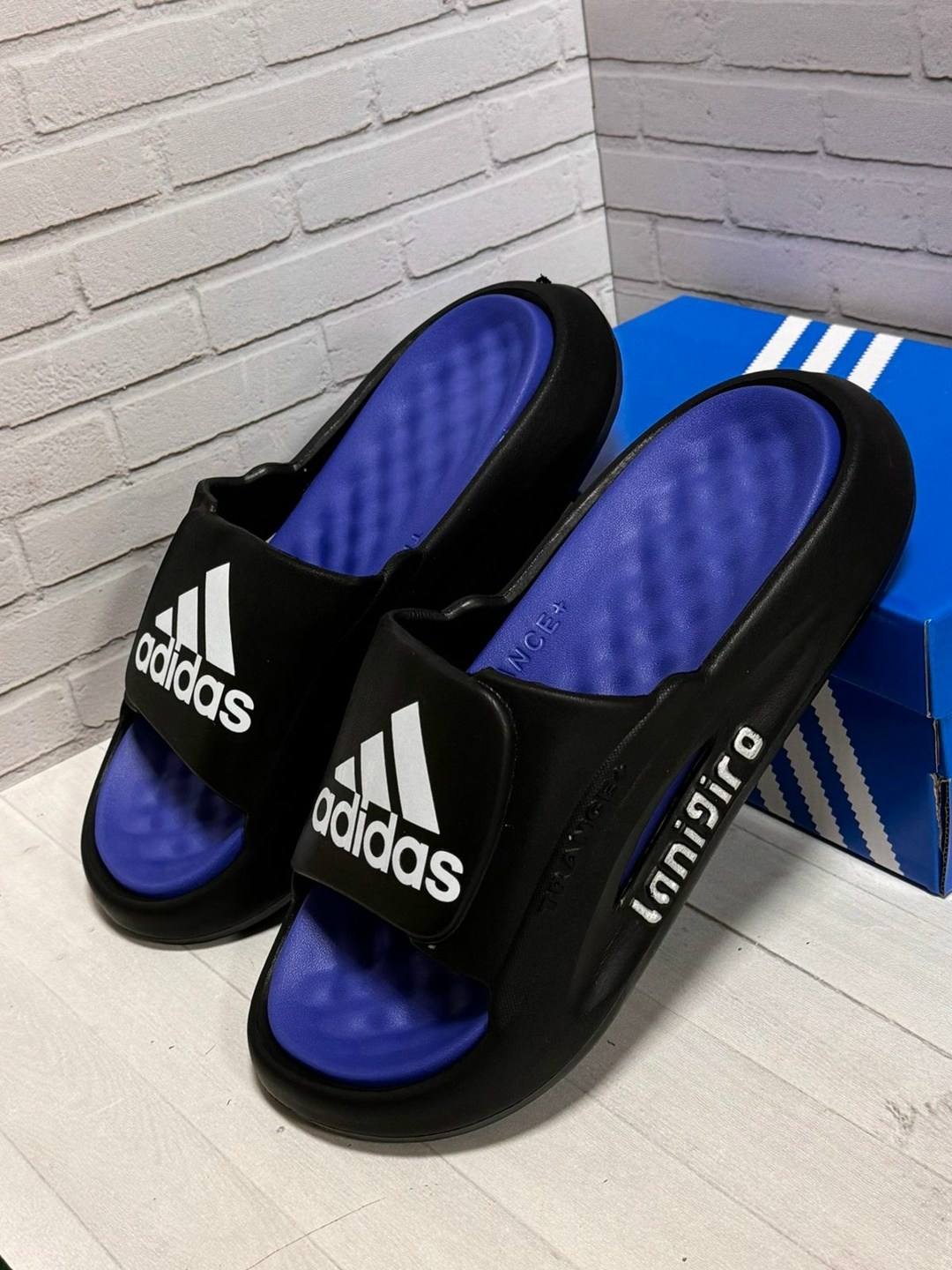 массажные тапки адидас,,шлепанцы adidas,adidas сланцы,тапки адидас черные