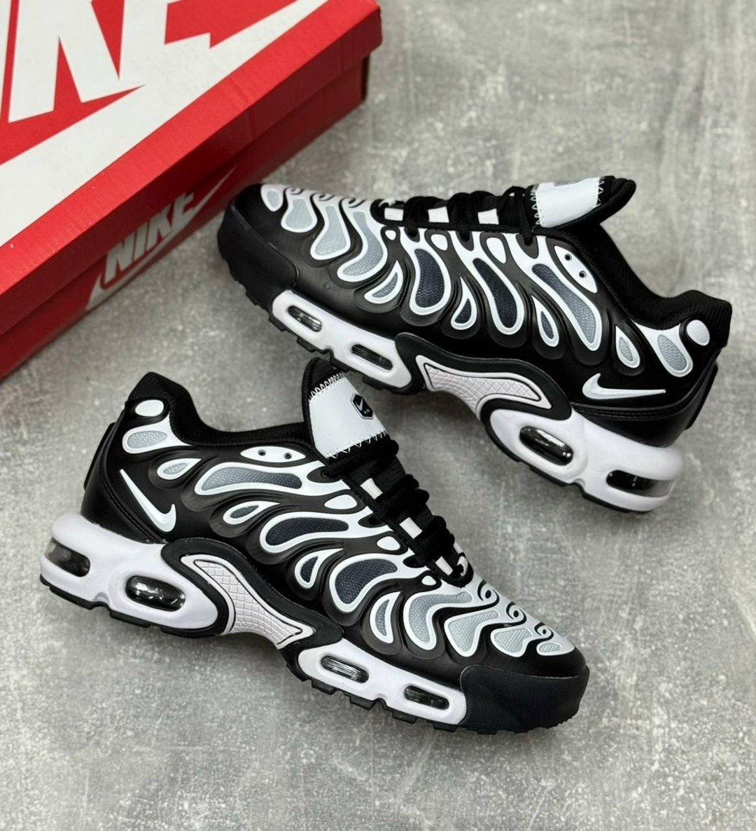 кроссовки nike air max plus tn,кроссовки nike air max plus,nike air max tn plus,кроссовки мужские nike air max tn plus,кроссовки