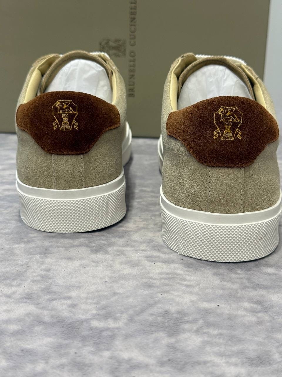,замшевые кеды brunello cucinelli,замшевые кроссовки,кеды замшевые,замшевые кеды мужские бежевые