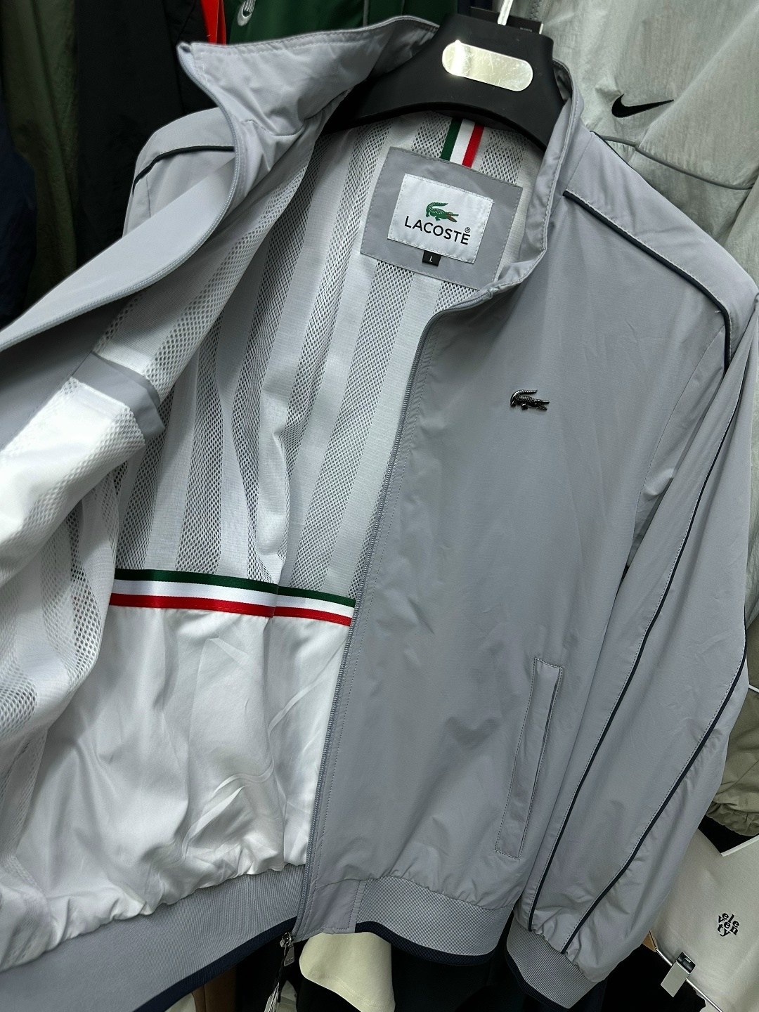 lacoste sport ветровка белая,novak djokovic lacoste jacket,lacoste white jacket,lacoste white,lacoste windbreaker white