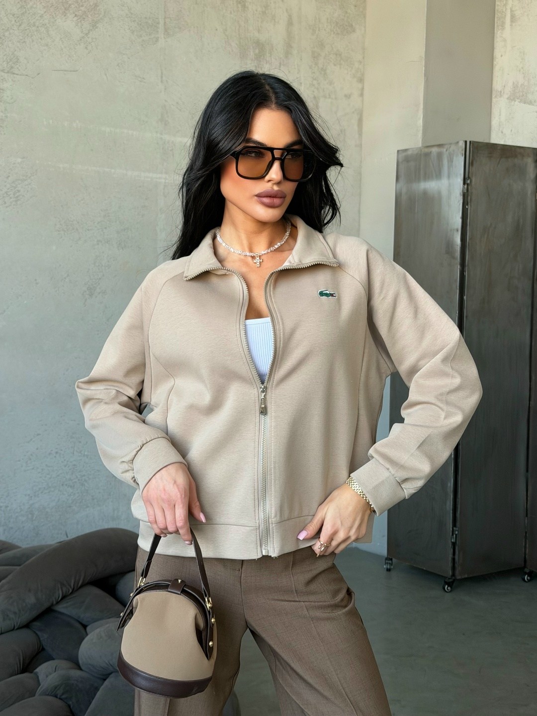 повседневная куртка,куртка бомбер,бежевая куртка,костюм женский,бежевый костюм