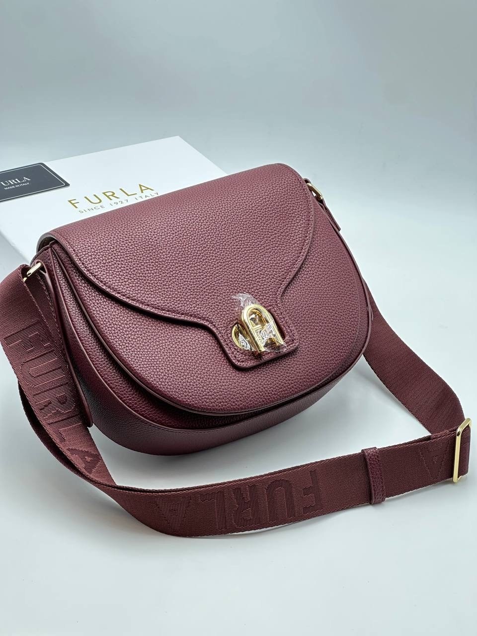 женская сумка,сумка,сумка через плечо coccinelle,сумка coccinelle,coccinelle сумка на плечо