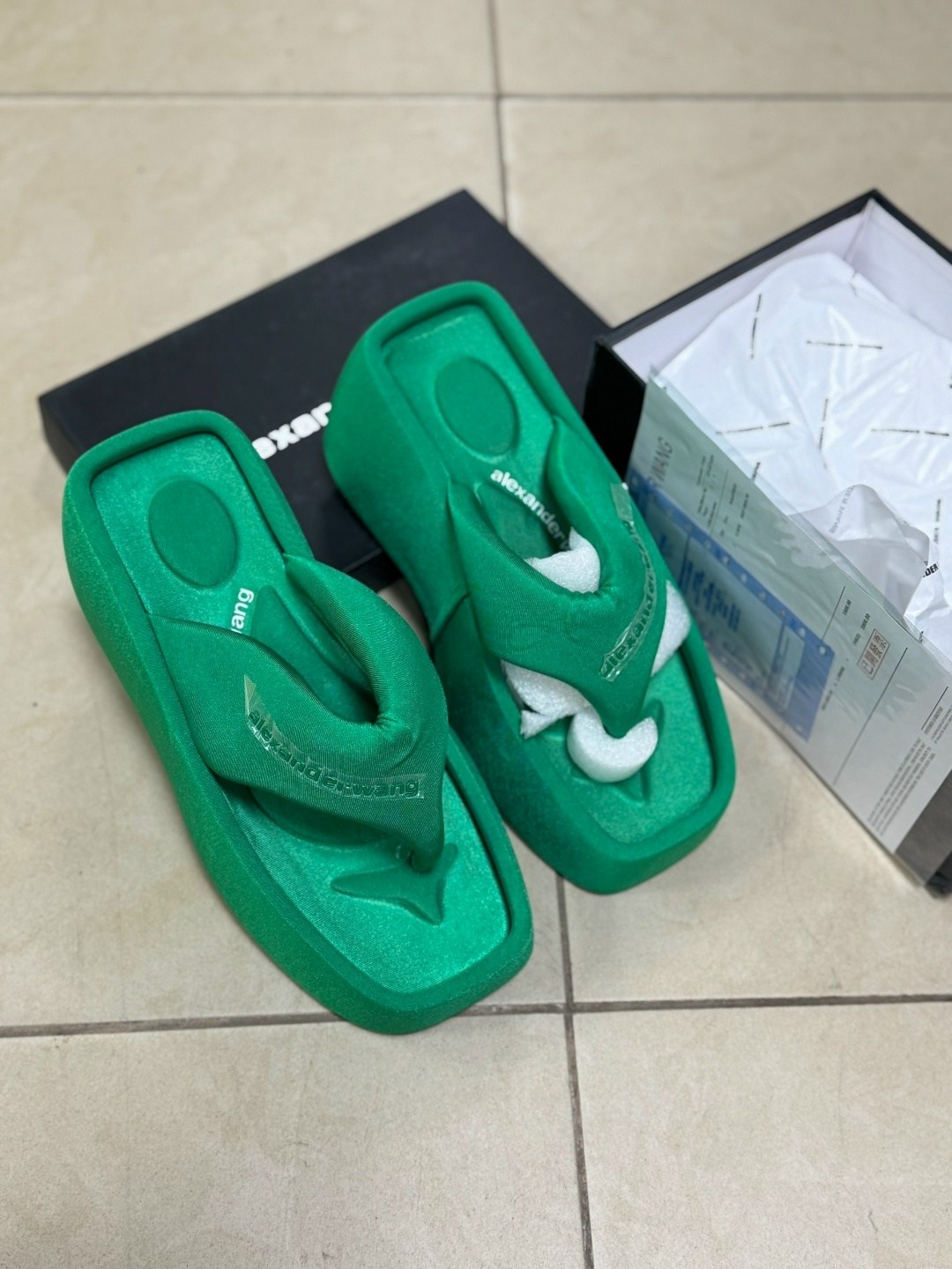 ,шлепанцы женские,баленсиага шлепки на платформе,шлепанцы баленсиага,шлепанцы стильные