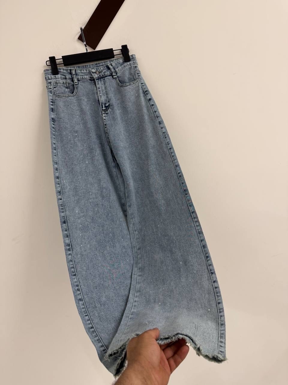 джинсы широкие,широкие женские джинсы,женские джинсы,джинсы повседневные,модные джинсы