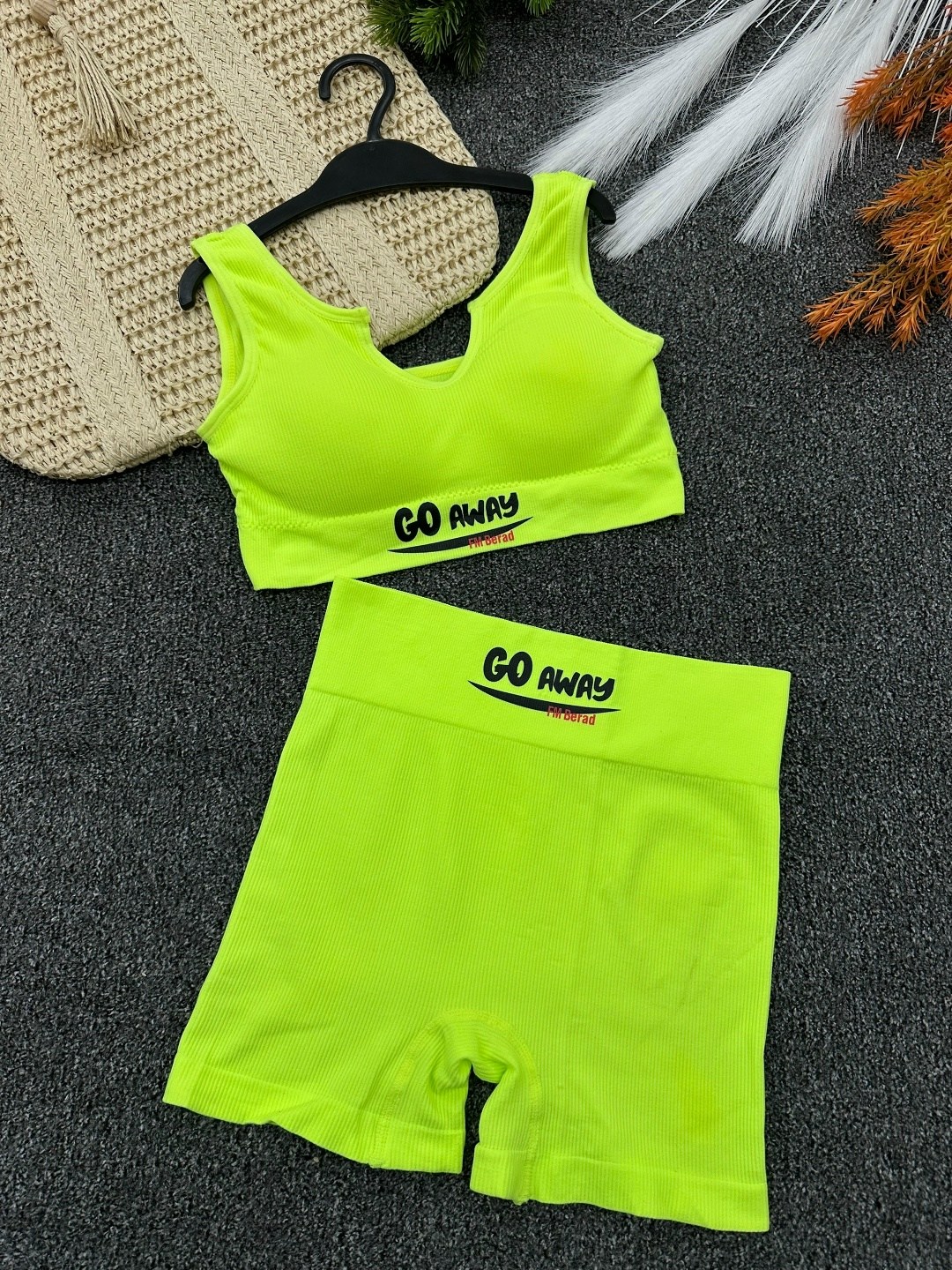 комплект спортивного нижнего белья,комплект нижнее белье,нижнее белье женский комплект,костюм женский для фитнеса,комплект для фитнеса