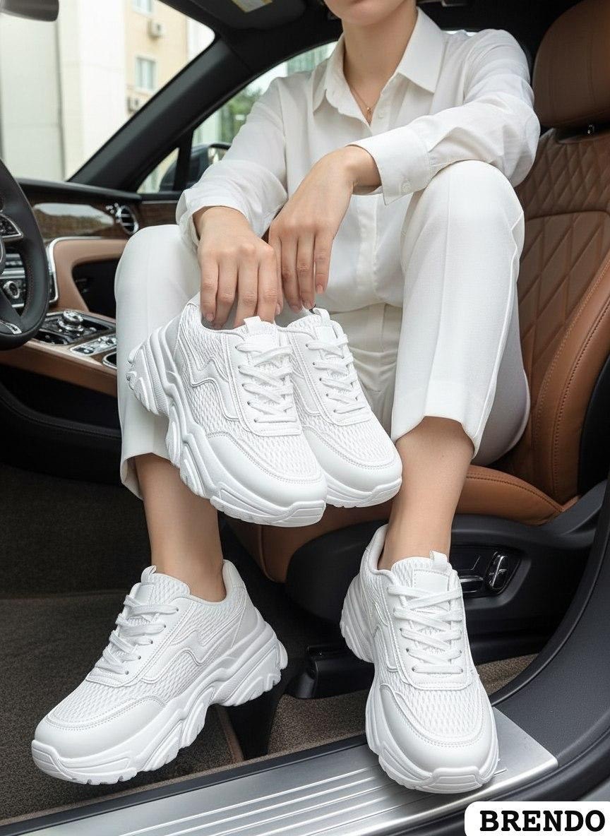 белые кроссовки,женские кроссовки,образ с кроссовками,белые женские кроссовки,модные кроссовки