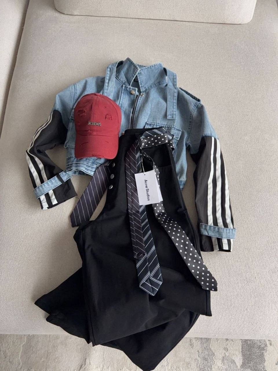 джинсы модные в 2025,джинсы модные,джинсы комбинированные,модные джинсы в 2025 году