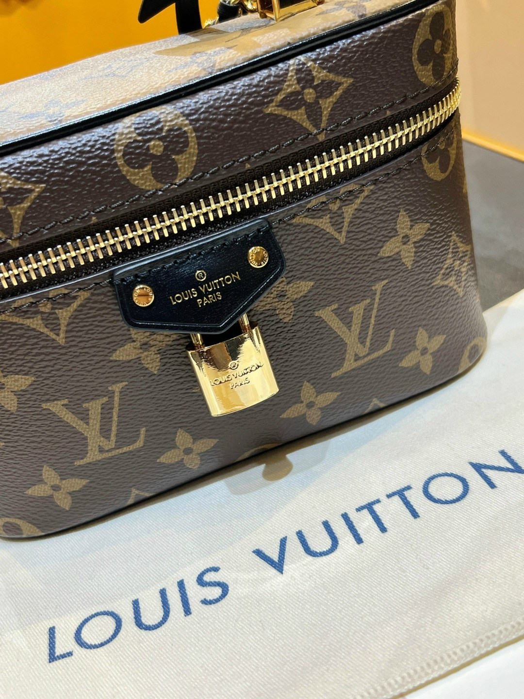 сумка бочонок луи виттон,louis vuitton сумка на плечо,сумка луи виттон через плечо,сумка луи виттон vanity,сумка луи виттон