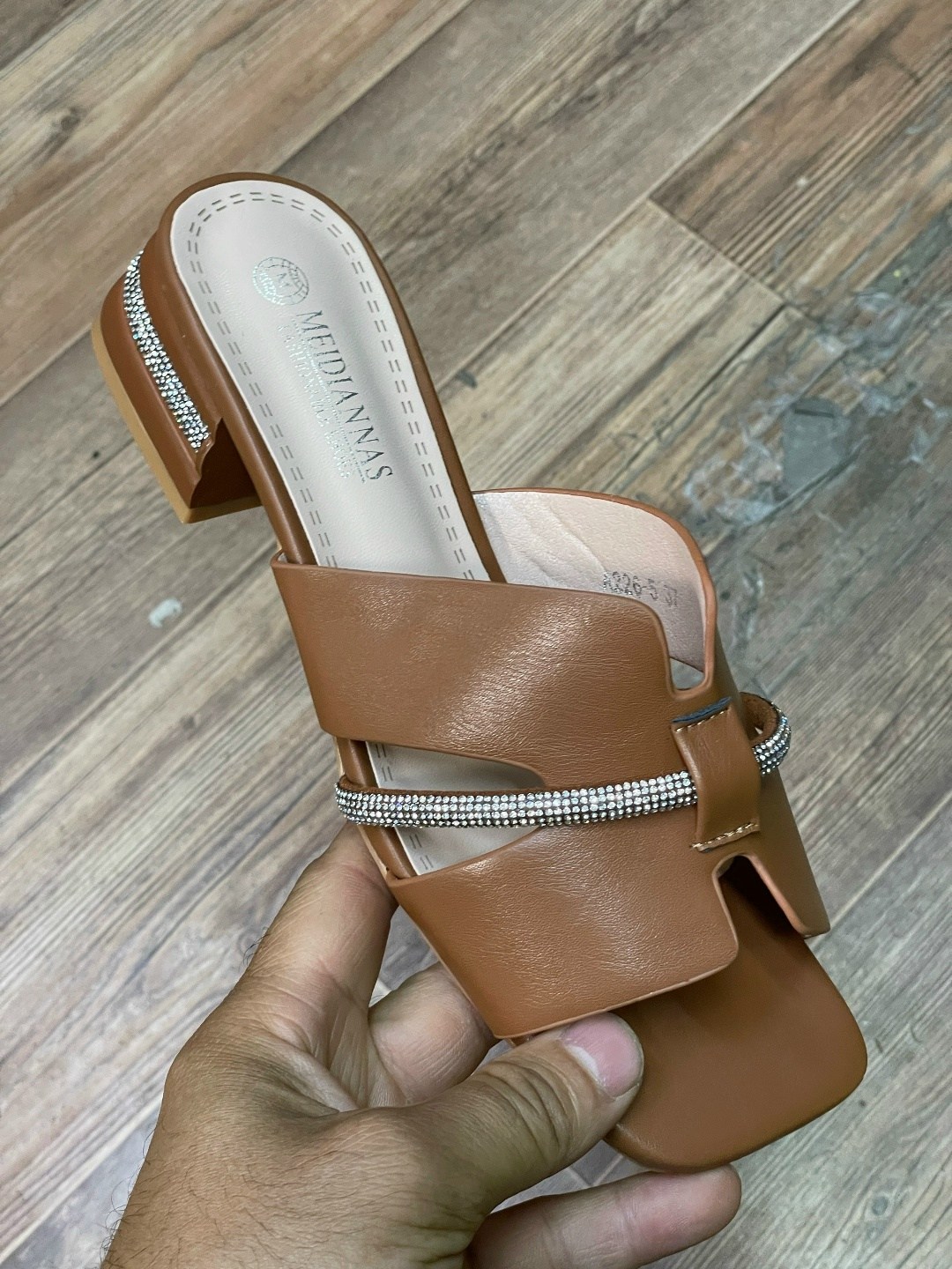 ,босоножки женские, женская,женские шлепанцы,модные босоножки