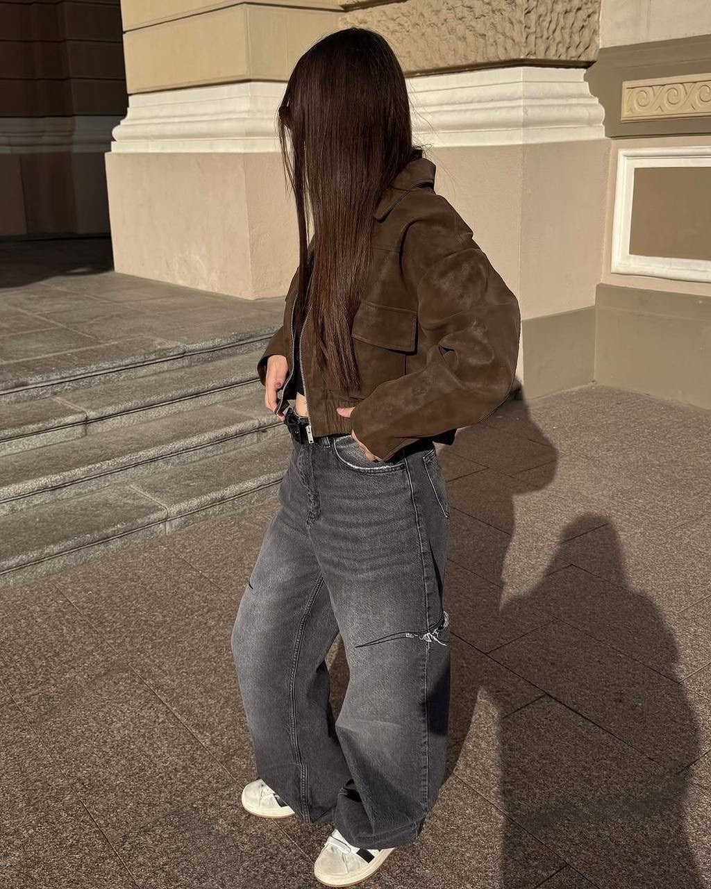 стильная куртка,куртка женская,куртка бомбер замшевая,замшевая куртка,джинсы широкие