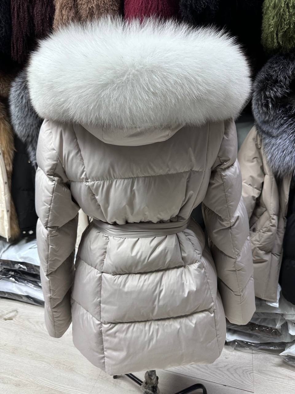 пуховик женский с натуральным мехом,пуховик с натуральным мехом,пуховик с натуральным мехом и песца70 cm с капюшоном,пуховик с мехом,пуховик с натуральным мехом и песца