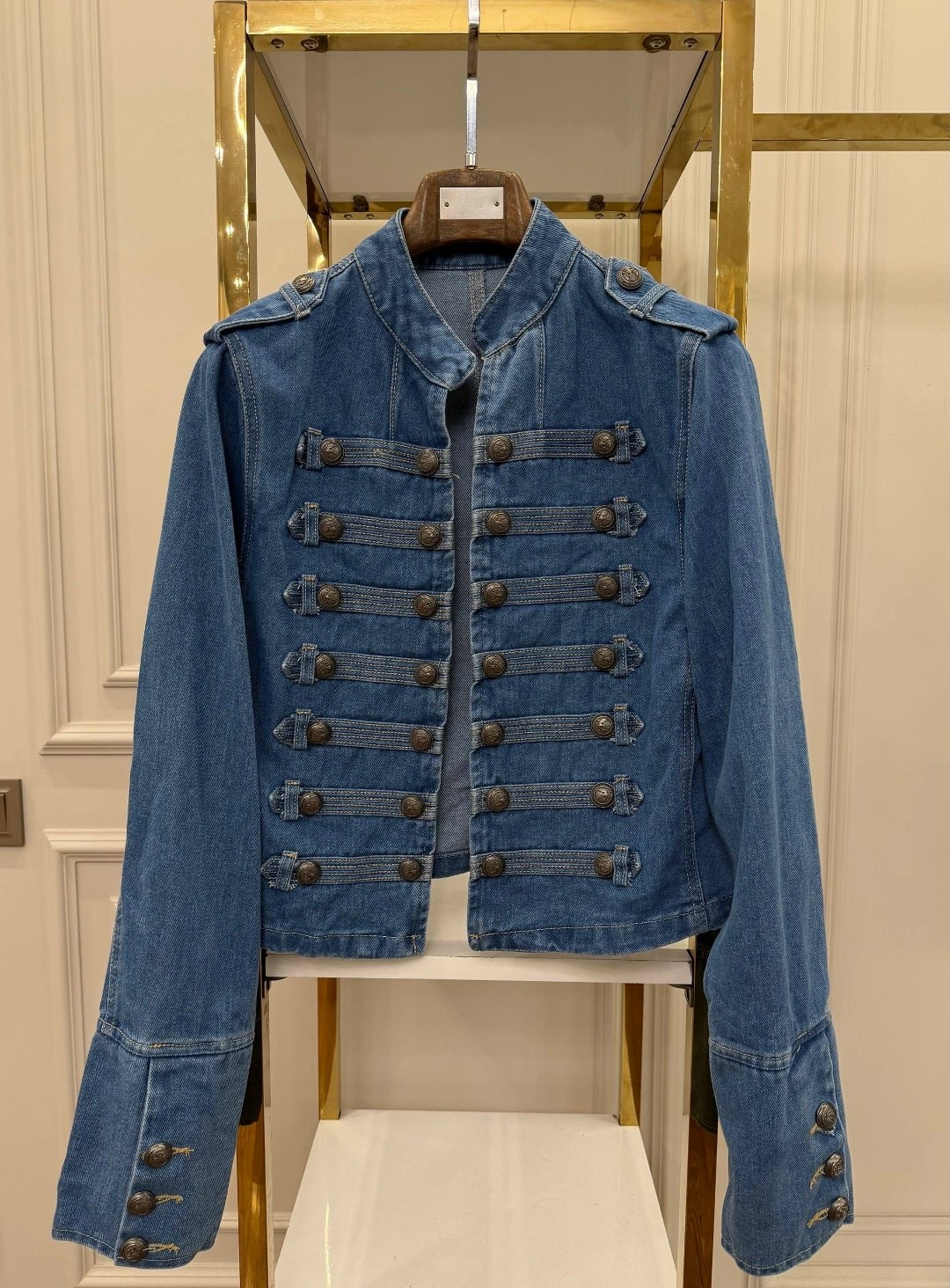 куртка женская джинсовая,женская джинсовая куртка в стиле ретро,джинсовая куртка,джинсовая куртка с воротником,короткая джинсовая куртка