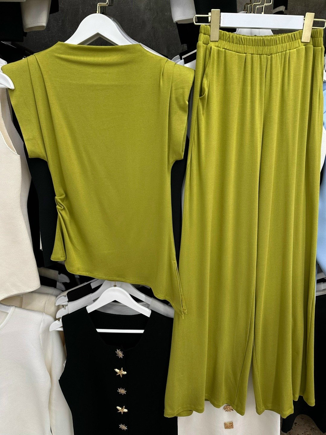 женские костюмы,костюм стильный,костюм с брюками,,костюм трикотаж