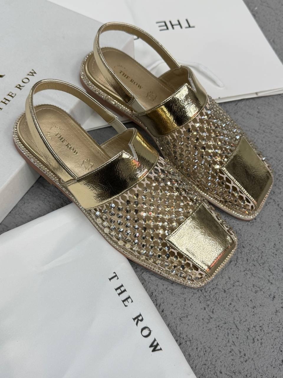 ,женские шлепанцы,модные шлепки,модные шлепанцы,женские босоножки