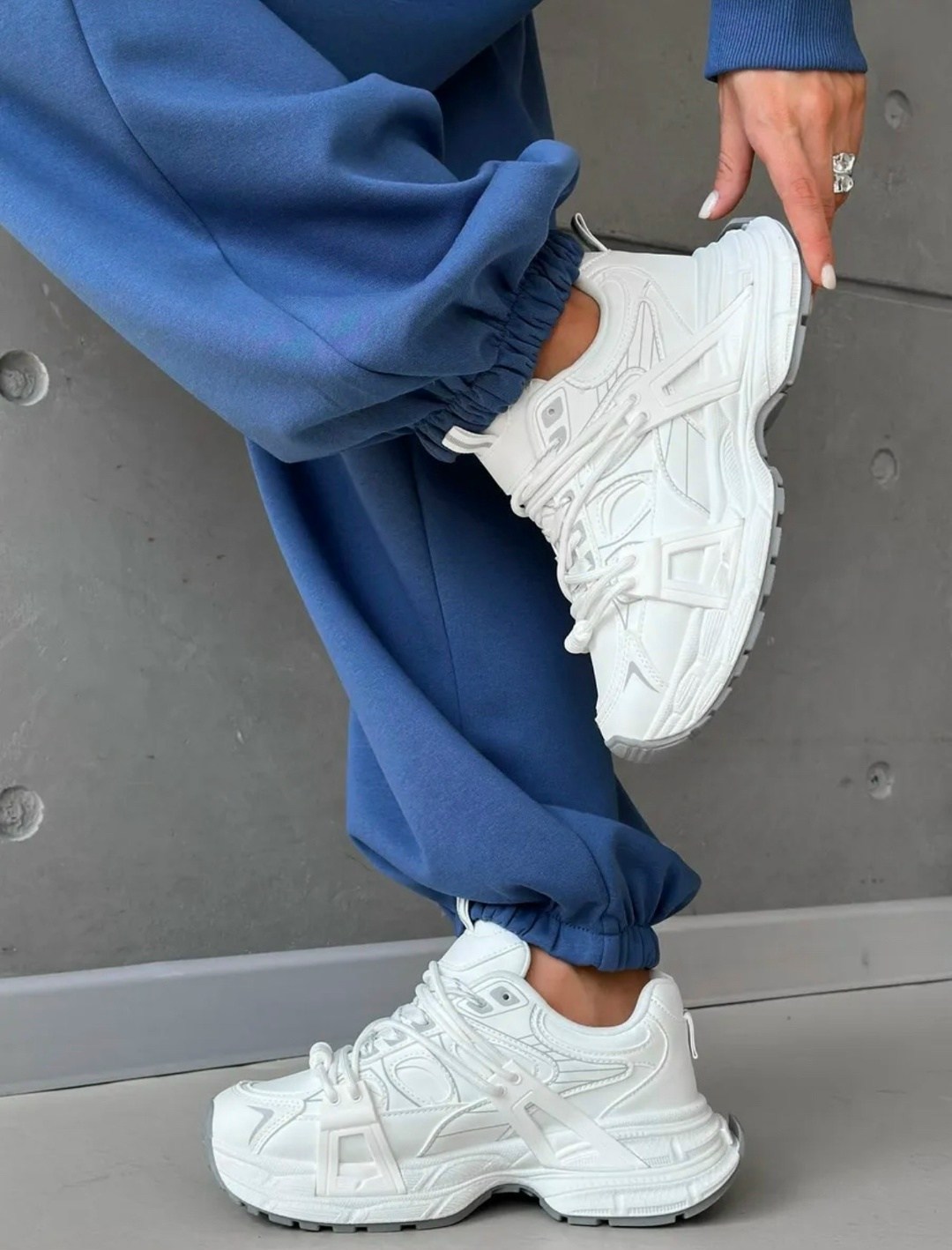 кроссовки женские,женские массивные кроссовки,кроссовки женские белые,белые кроссовки,кроссовки модные