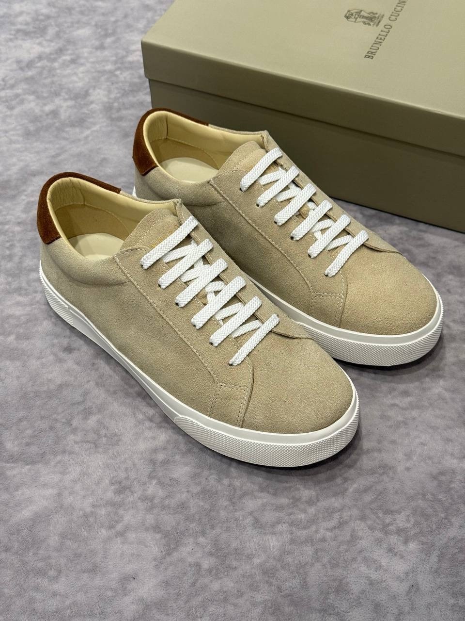 ,замшевые кеды brunello cucinelli,замшевые кроссовки,кеды замшевые,замшевые кеды мужские бежевые