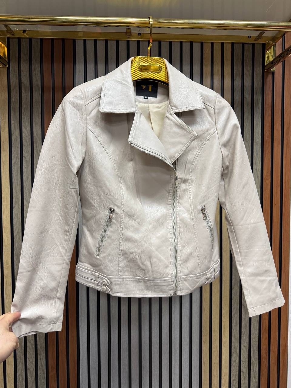 косуха кожаная куртка снежная королева,кожаная куртка женская,куртка косуха женская кожаная,зеленая кожаная куртка,кожаная куртка