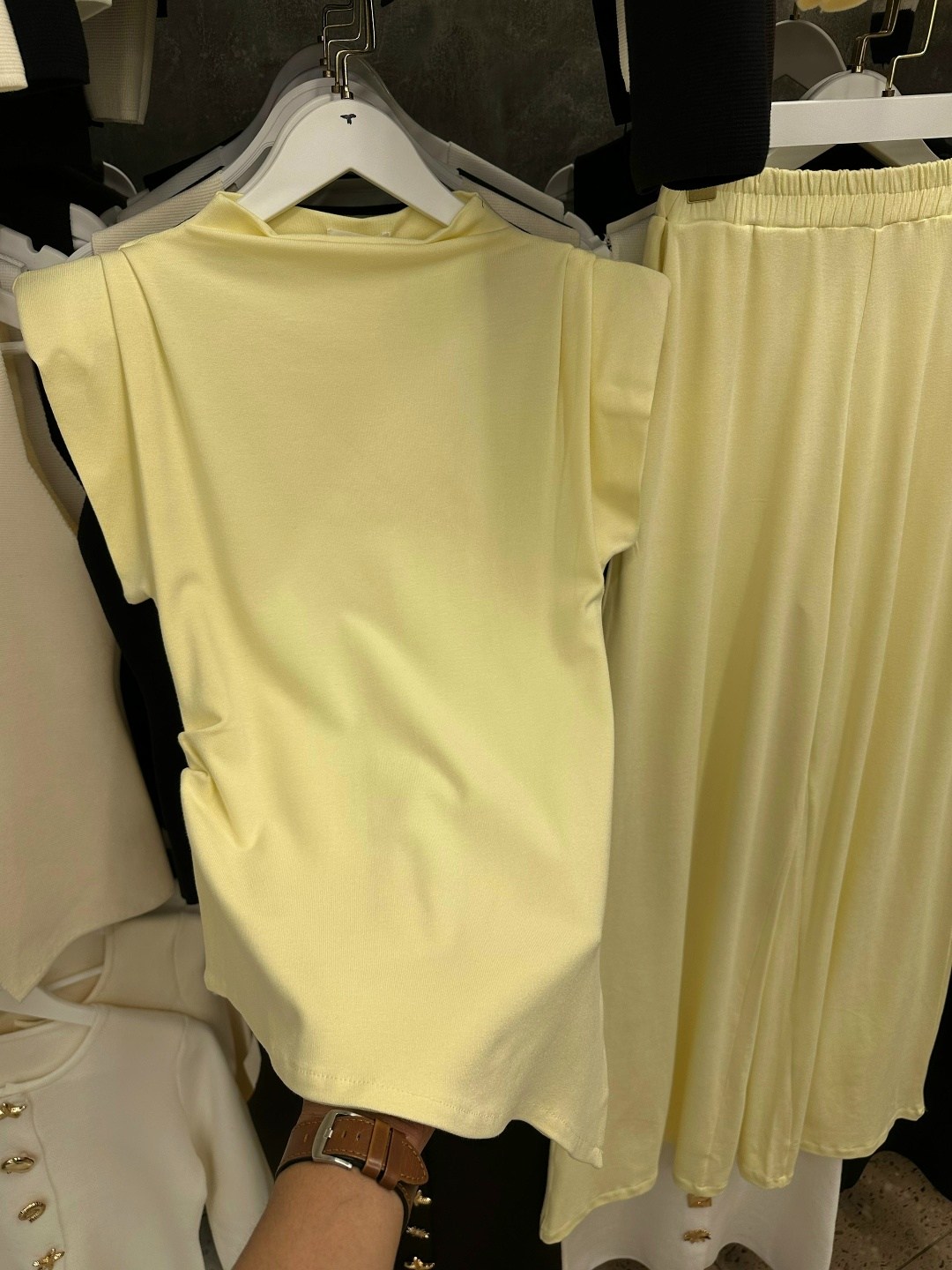 женские костюмы,костюм стильный,костюм с брюками,,костюм трикотаж