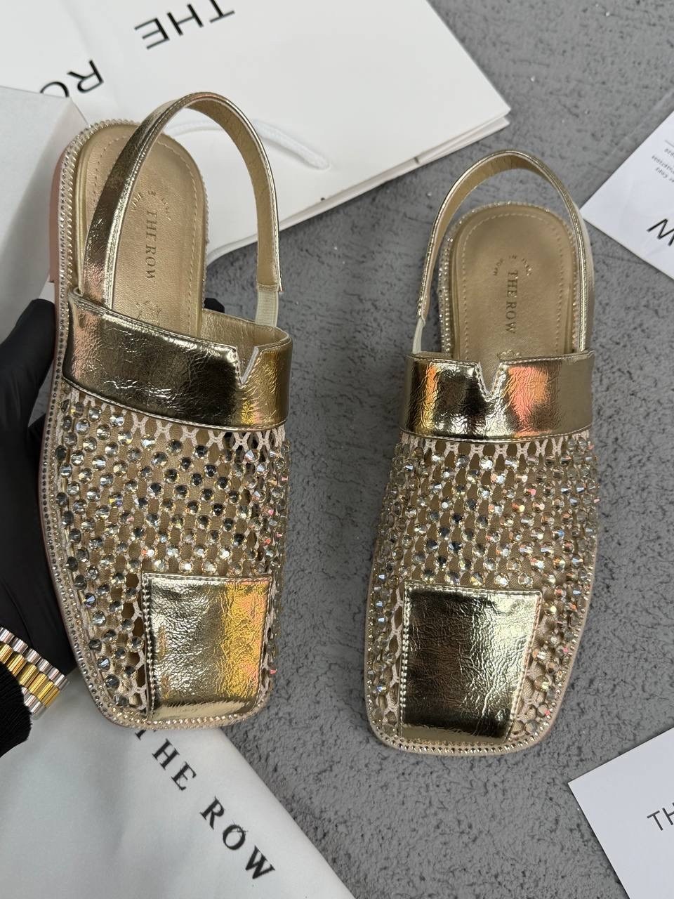 ,женские шлепанцы,модные шлепки,модные шлепанцы,женские босоножки